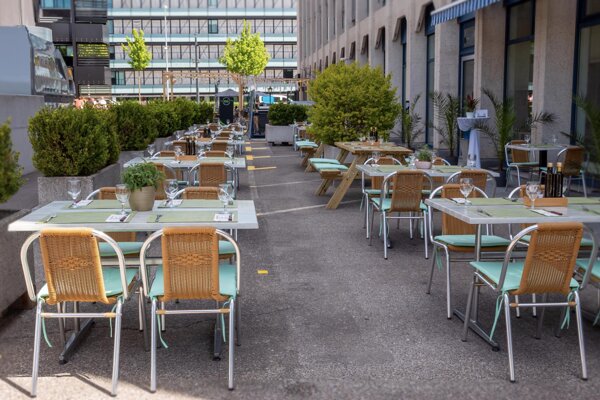 E19Daf9E 1450 4176 8Eda 749Fdf123775